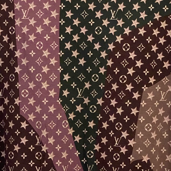 SoldAuthentic Louis Vuitton short sleeve T-shirt Sz S stars monogram multicolour - Picture 4 of 15